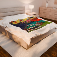 SAN SEBASTIAN.  Colorful Alleyway Velveteen Plush Blanket – Vibrant Street Scene Throw